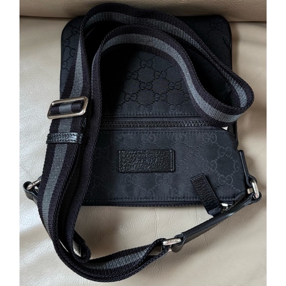 Authentic Gucci Web Black Monogram Nylon Pocket Messenger Crossbody Bag - Picture 3 of 12